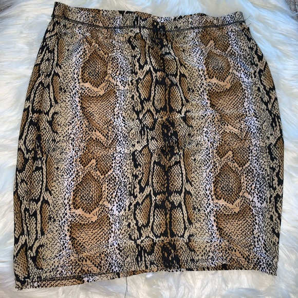 Snake & Leopard Print Two Piece Crop and Skirt Set - Picture 4 of 5